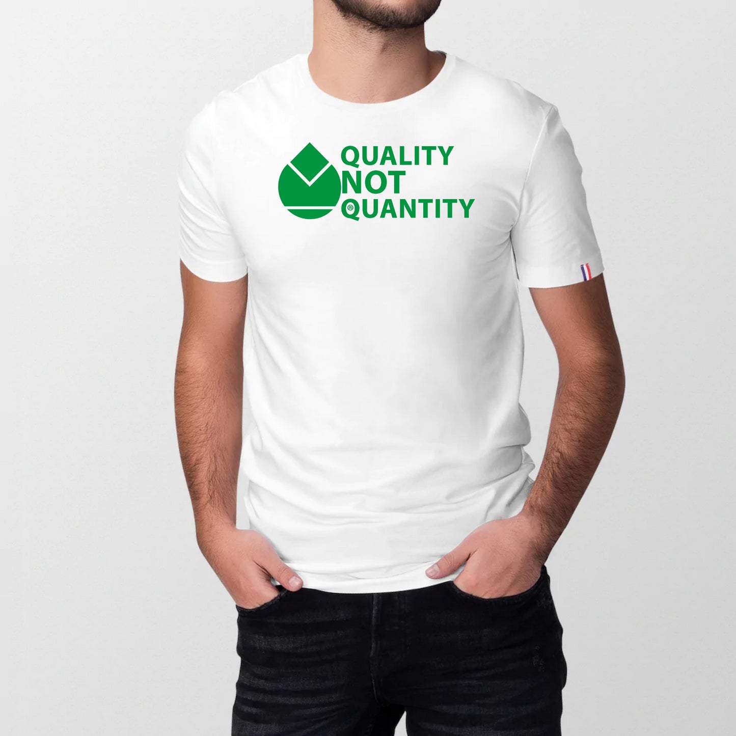 100% organic cotton T-shirt made in France Orfèvres
QUALITY NOT QUANTITY Color green.