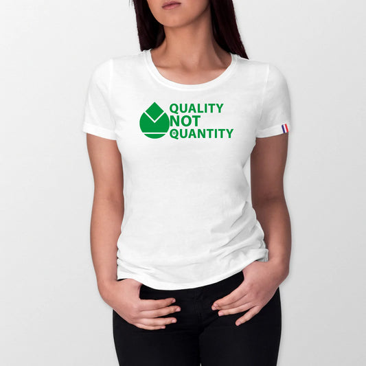 T-shirt 100% coton bio made in France Orfèvres 
QUALITY NOT QUANTITY Couleur vert.